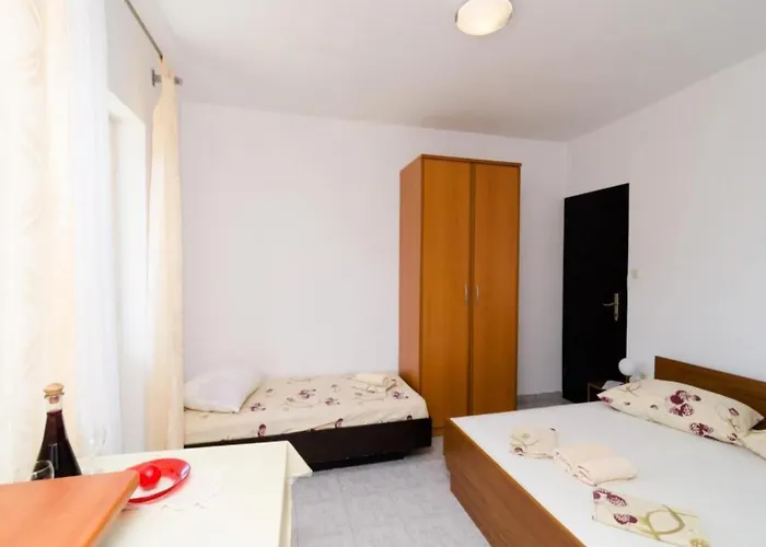 Dalmatin Uljana Apartman *