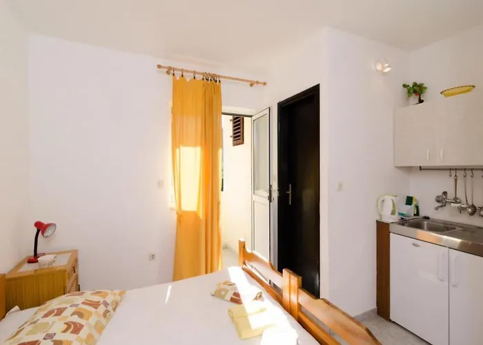 Dalmatin Uljana * Zuljana