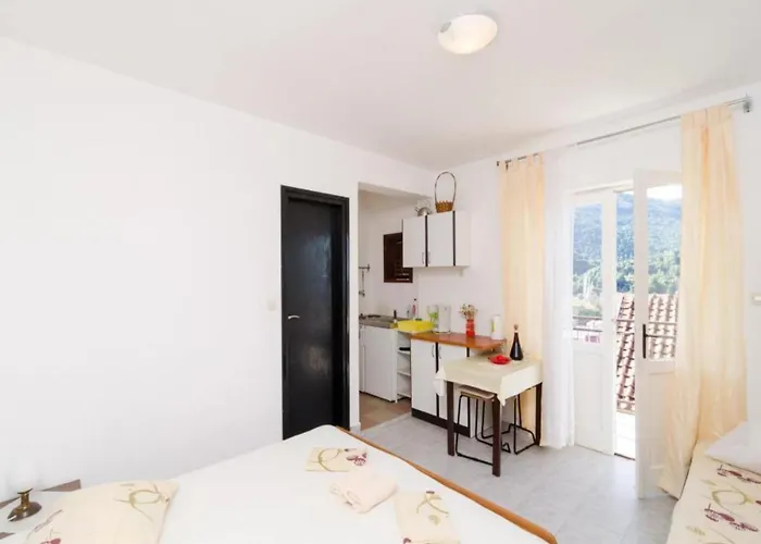 Dalmatin Uljana Apartman *