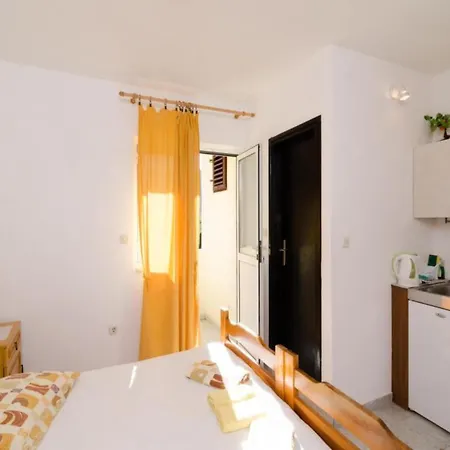 Dalmatin Uljana * Žuljana