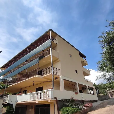 Apartment Dalmatin Uljana Zuljana
